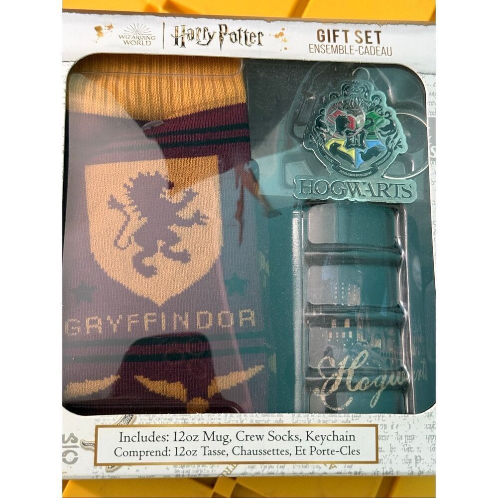 Harry Potter Hogwarts Gryffindor 3 Piece Muggle Gift Set Mug, Crew Socks, Keycha